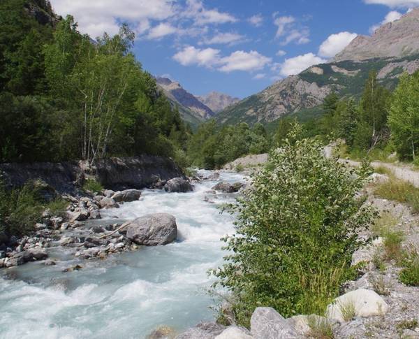 Le Gyr rivière glacière des Hautes Alpes