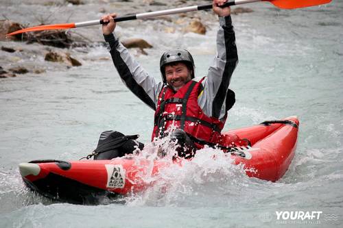 Vivez une belle journée sur la rivière ! Une matinée à la découverte du Rafting et une après-midi à la découverte du kayak gonflable.